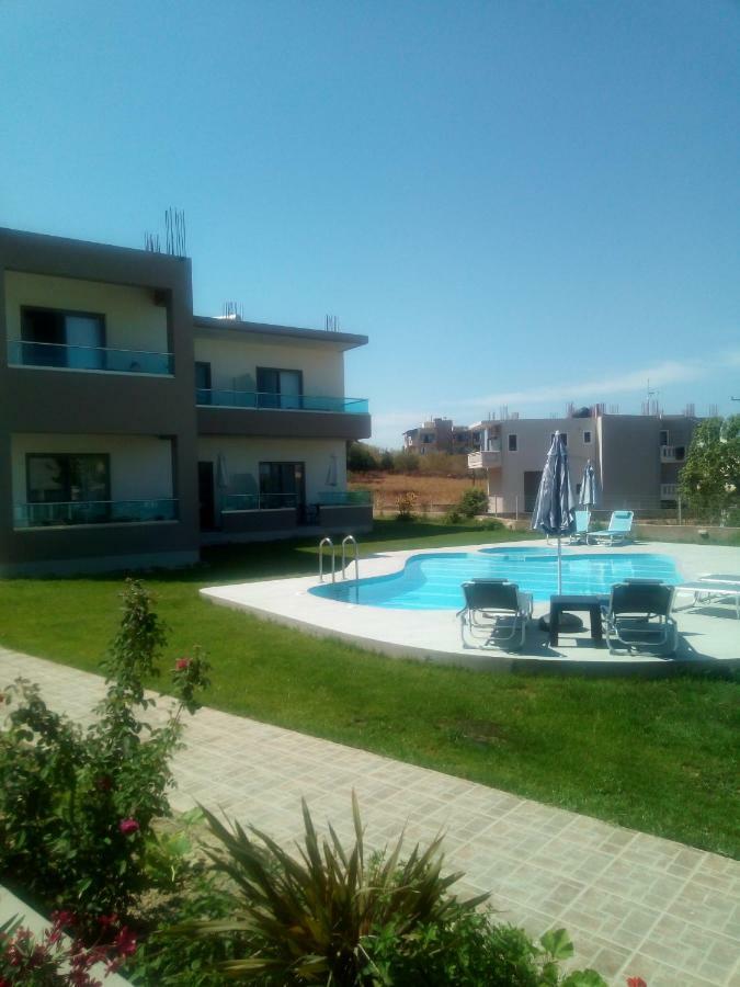 Efrilias Studios & Apartments Kíssamos Eksteriør billede